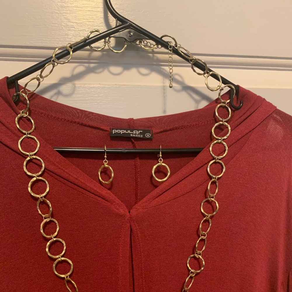 Necklace and earrings set